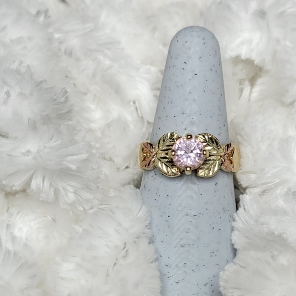EXQUISITE Black Hills Gold Grape & Leaf Pink Helenite Ring
